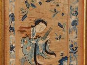 Bel ensemble de 5 panneaux en soie et lin brodé richement décoré dans 