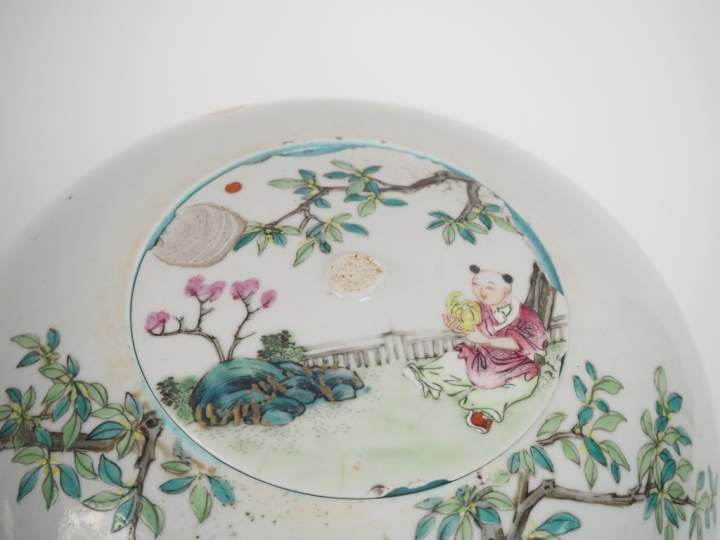 Chine, vers 1900 Paire de pots à gingembre en porcelaine et émaux de s