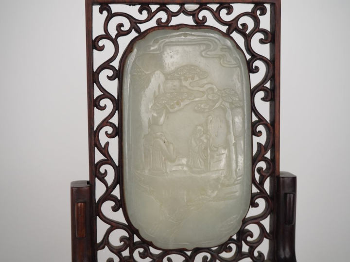 Chine, fin de l'époque Qing, Ecran de lettré en bois, à décor ajouré d