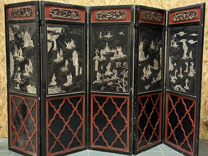Paravent à 6 feuilles en laque de coromandel, illustrant de scènes lég