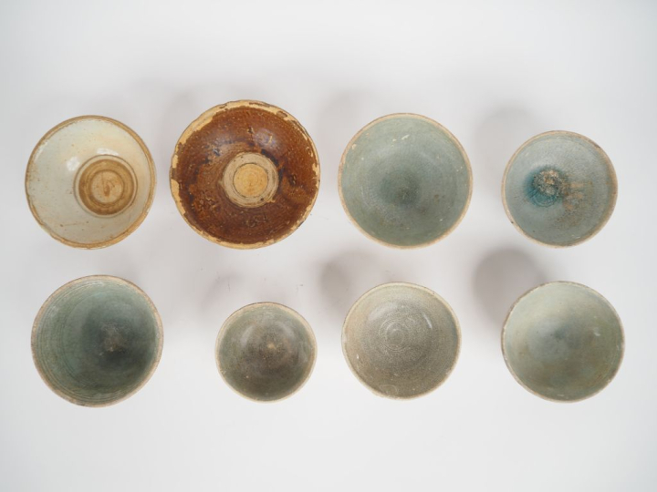 8 coupes en céramique céladon. Chine pour l'exportation et sud est asi