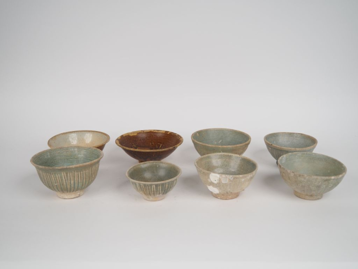 8 coupes en céramique céladon. Chine pour l'exportation et sud est asi