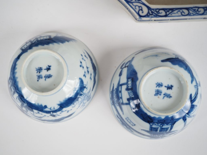 Chine, Vietnam, XIXe et Xxe siècle,  Ensemble comprenant huit porcelai