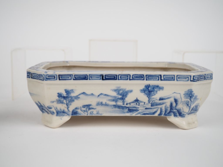 Chine, Vietnam, XIXe et Xxe siècle,  Ensemble comprenant huit porcelai