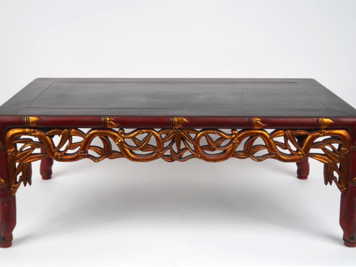 Chine du Sud, vers 1920, Piétement pouvant former table basse, en bois