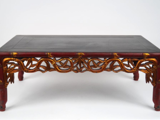 Vente aux enchères Chine du Sud, vers 1920, Piétement pouvant former table basse, en bois
