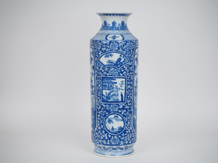 Chine, seconde moitié du Xxe siècle,  Important vase cylindrique, en p