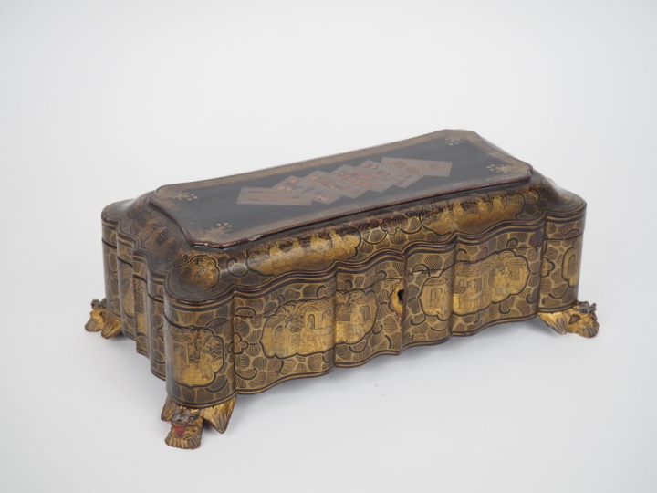 Travail de Canton pour l'exportation, vers 1900, Coffret à jeux, en la