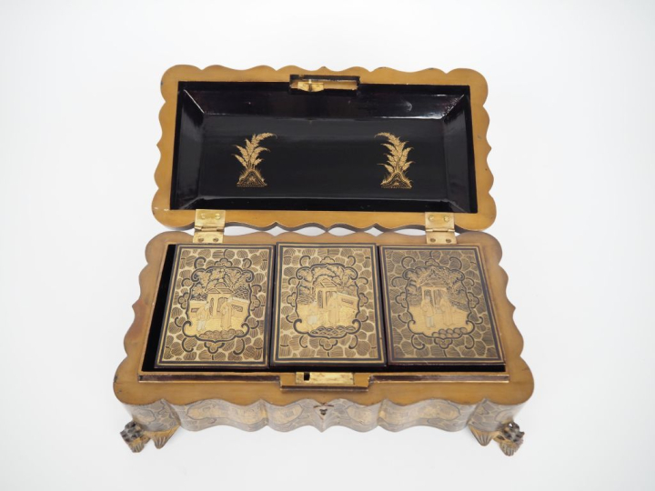 Travail de Canton pour l'exportation, vers 1900, Coffret à jeux, en la