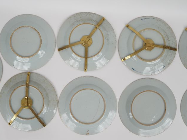 Compagnie des Indes XVIIIe siècle,  Neuf assiettes en porcelaine dont 