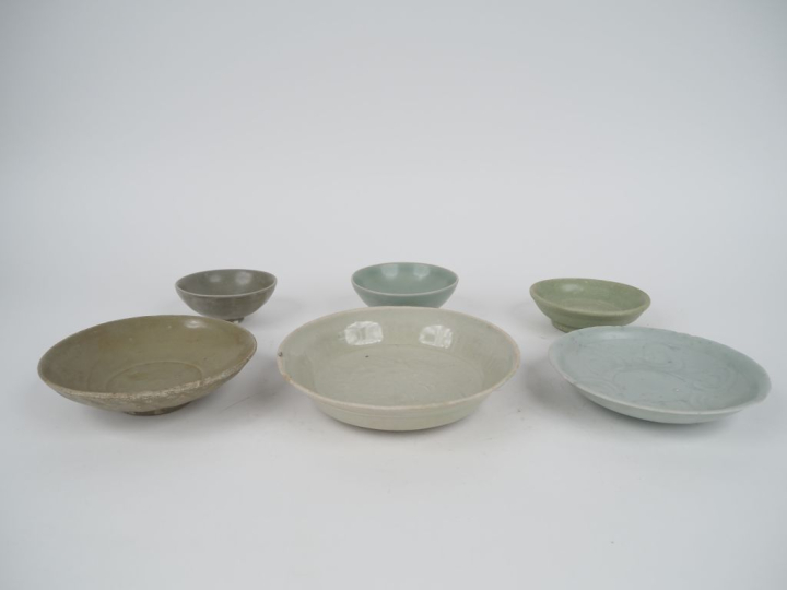 Chine, Annam du XVe au XVIIe siècle, Six coupes et bols en céramique é