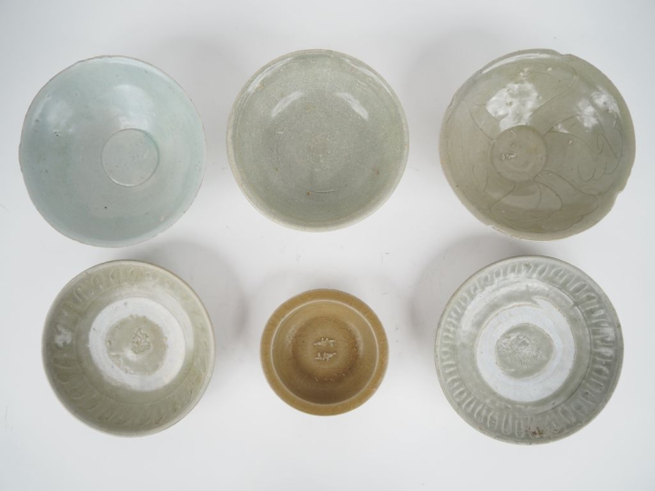 Chine, Annam du XVe au XVIIe siècle, Six coupes et bols en céramique é