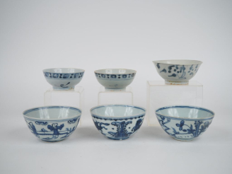 Vente aux enchères Chine, du XVIe au XVIIIe siècle,  6 bols en porcelaine bleu blanc à dé