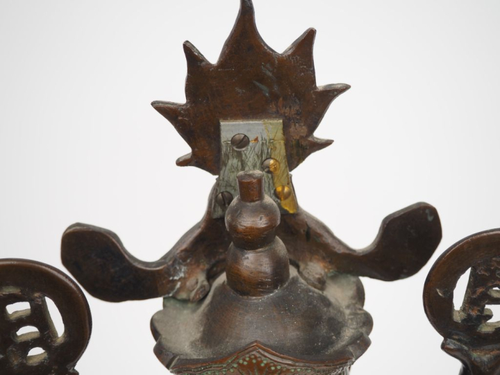 Vietnam, fin XIXe siècle,  Statuette en bronze, représentant la divini