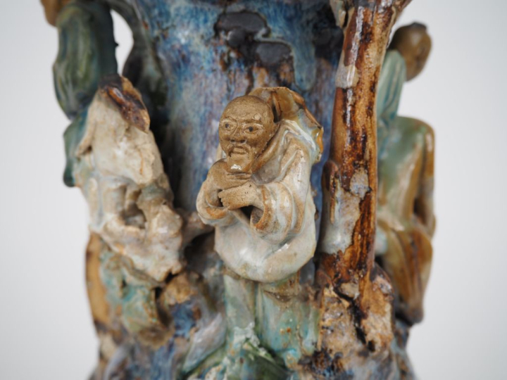 Indochine, vers 1900, Vase en céramique émaillée vert, brun et bleu, à