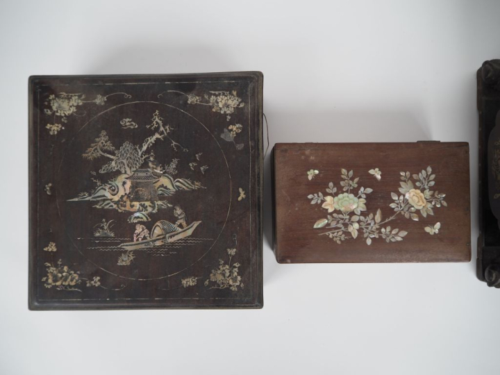 Indochine XXe siècle, Quatre objets en bois de palissandre "dalbergia 