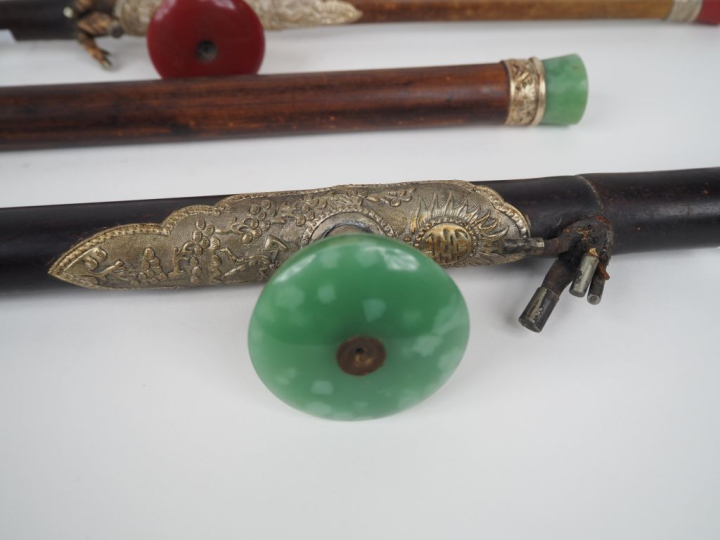 Indochine, XXe siècle, Lot comprenant cinq pipes à opium en bambou, le