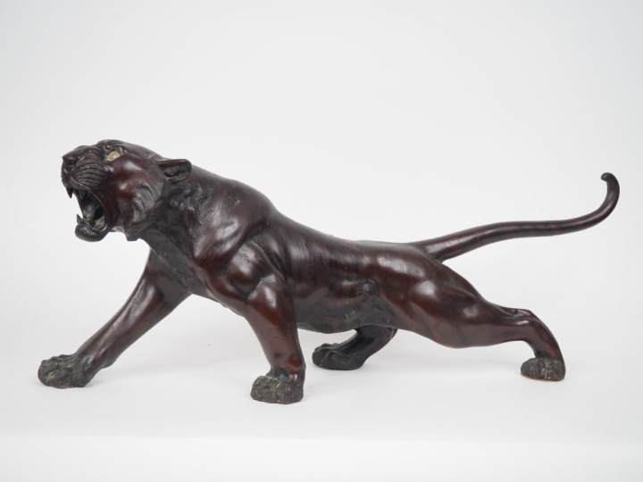 Japon, période meiji vers 1900, Important okimono en bronze représenta