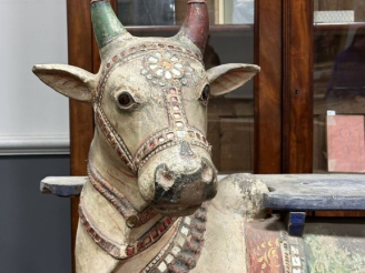 Vente aux enchères Importante sculpture en bois polychrome sur son socle représentant le 