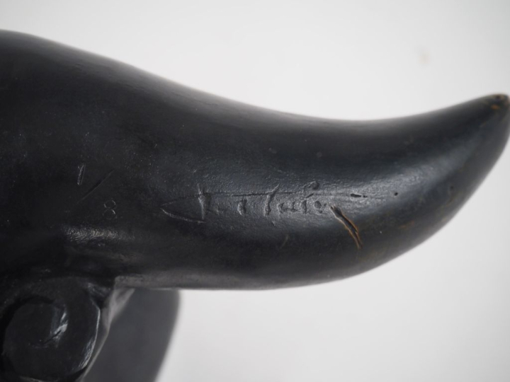 TOUTAIN.  "la Vénus au divan" Sculpture en bronze à patine noire  Sign