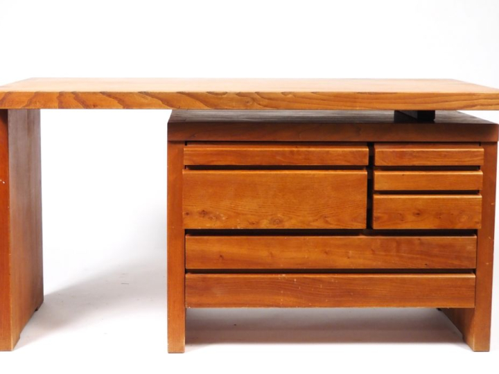 Pierre CHAPO.  Bureau commode B19E en orme. Dim. 73 x 140 x 70 cm/