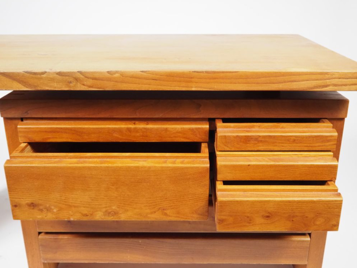 Pierre CHAPO.  Bureau commode B19E en orme. Dim. 73 x 140 x 70 cm/