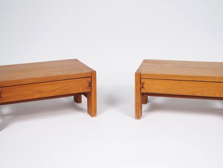 Pierre CHAPO.  Paire de chevets TO7A en orme. Dim. 26 x 55 x 34 cm.