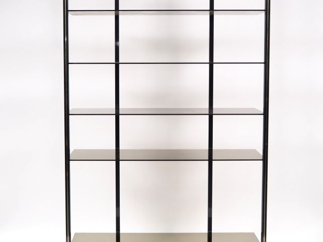 Pierre VANDEL. Bibliothèque / étagère années 70 en verre et métal. 5 é
