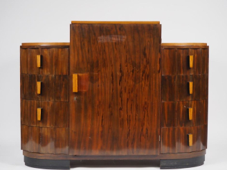 Vente aux enchères Buffet en bois teinté et plaqué de style Art Déco, ouvrant à une porte