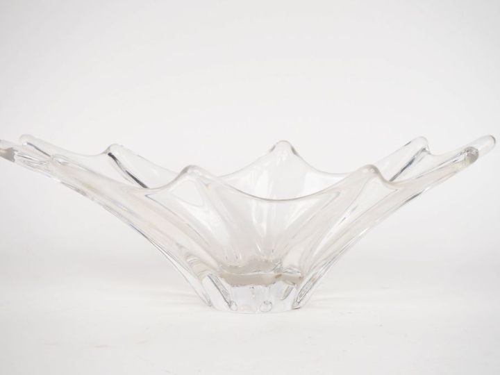 DAUM.  Vase en cristal Signé.  Dim. 13 x 40 cm