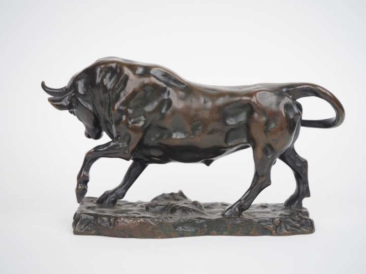 MILLET.  "Taureau furieux'  Sculpture en bronze à patine brune Dim. 15