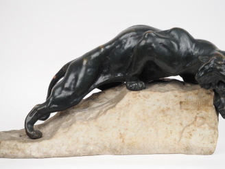 Vente aux enchères MERCULIANO.  "Le tigre à l'affut" Grande sculpture en bronze à patine 
