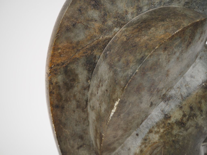 Sculpture africaine en pierre dure.  "portrait de jeune fille" H. 41 c