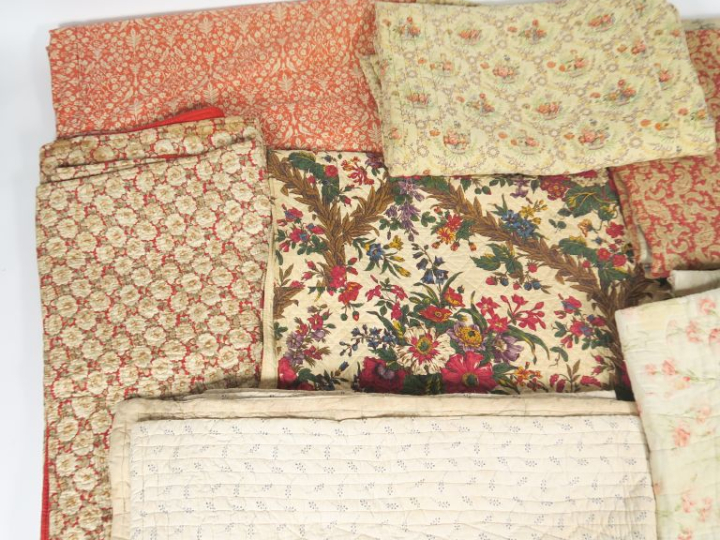 8 différents boutis.