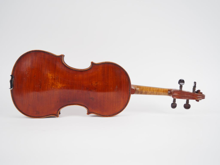 Violon 	dans le goût de Fiorini vers 1900. 	4/4   Expert : Atelier Dal
