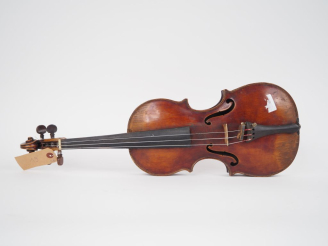 Vente aux enchères Violon,	 auteur anonyme vers 1870-1880 	4/4	 (talon cassé, manche à re