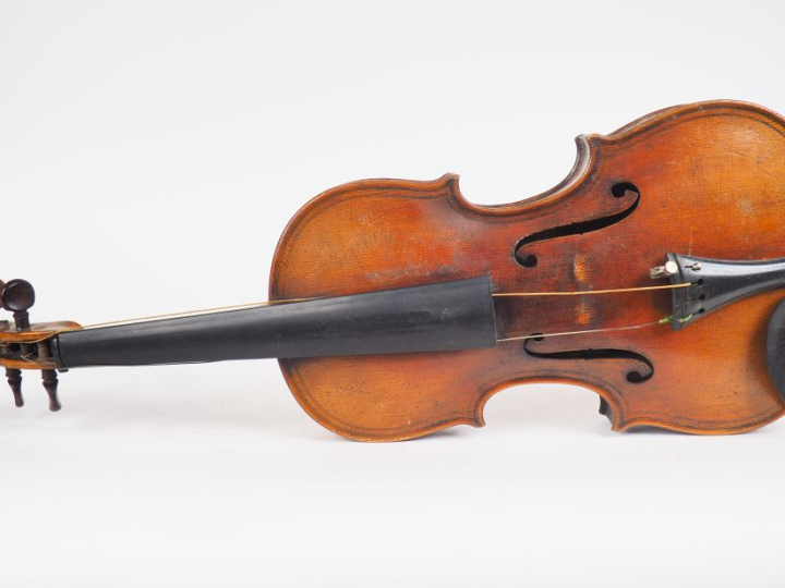 Alto 	Allemand dans le style de Maggini  	38,3  Expert : Atelier Dalle