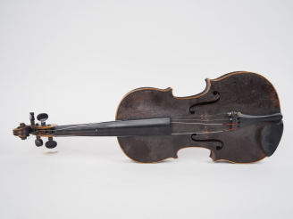 Vente aux enchères Violon 	fait par Didier Nicolas Ainé	 4/4 	(bon état)  Expert : Atelie