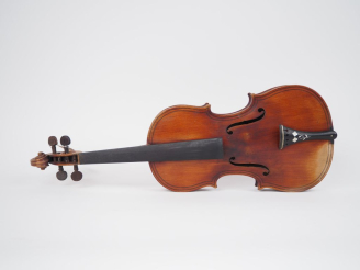 Vente aux enchères Violon 	Ecole Tchèque  4/4 	(bon état) Expert : Atelier Dalle Carborna