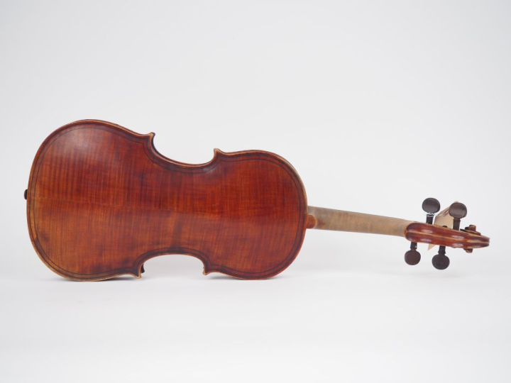 Violon 	Ecole Tchèque  4/4 	(bon état) Expert : Atelier Dalle Carborna