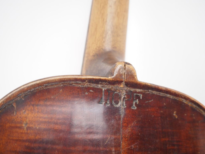 Violon	 Allemand signé "Hopf" au talon vers 1890 	4/4 	(cassures à la 