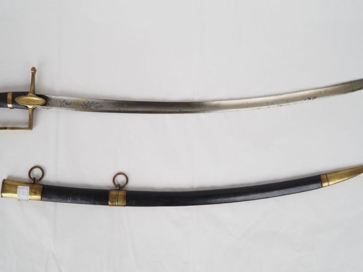 Sabre d’officier d’infanterie type 1800.  Poignée en bois quadrillé (f