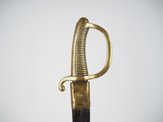 Vente aux enchères Sabre d’infanterie dit « Briquet » modèle An XI.  Poignée à 28 cannelu