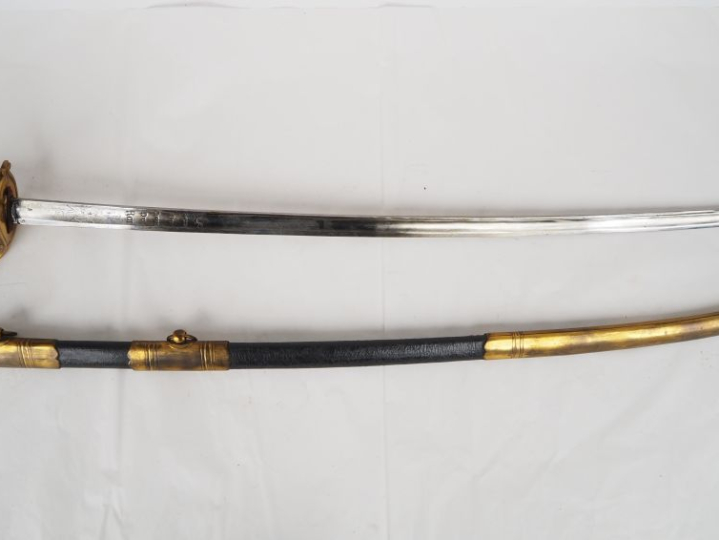 Sabre de garde du corps du Roi, 1er modèle.  Poignée recouverte de gal