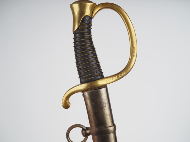 Sabre de canonnier monté modèle 1829.  Poignée recouverte de cuir avec