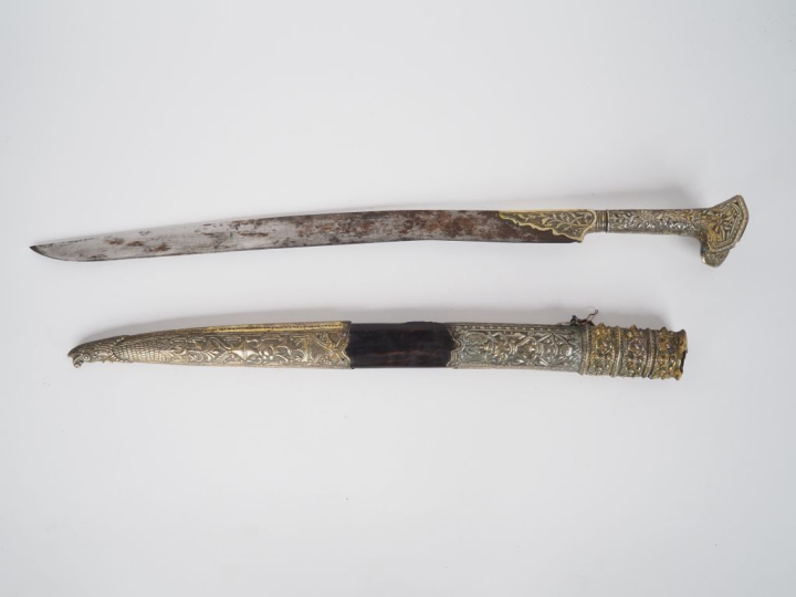 Grand poignard ottoman « Yatagan »  Poignée recouverte de vermeil repo