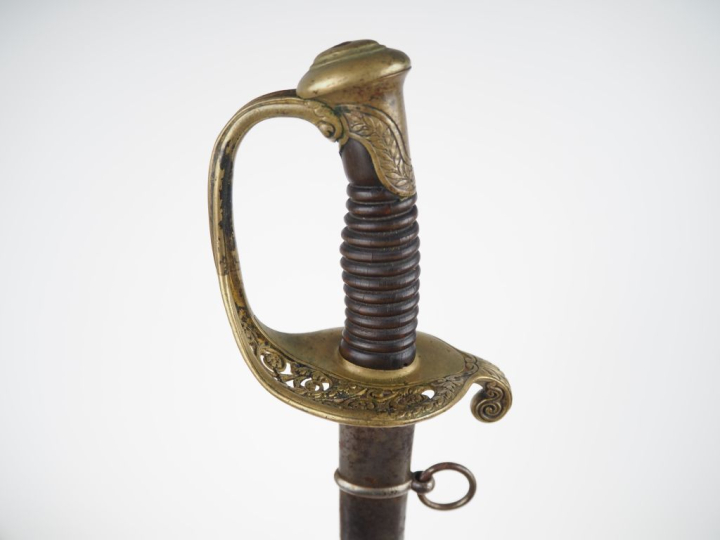 Sabre d’adjudant d’infanterie modèle 1855.  Poignée en corne (manque l