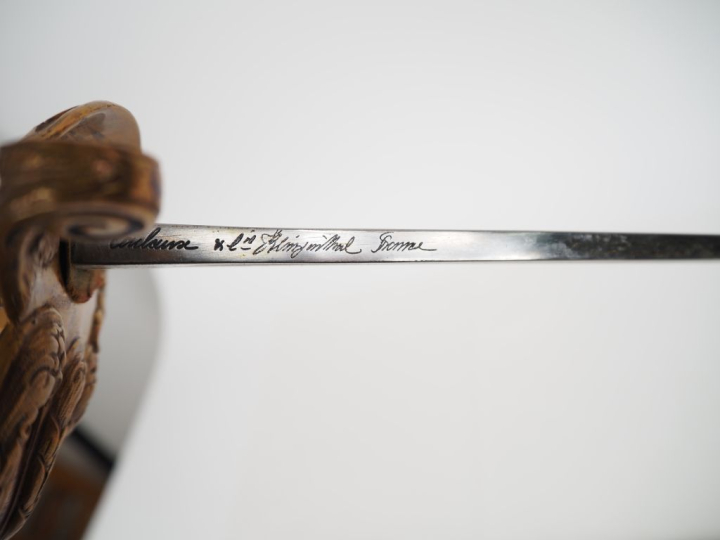 Sabre d’officier d’infanterie, modèle de fantaisie.  Poignée en corne 