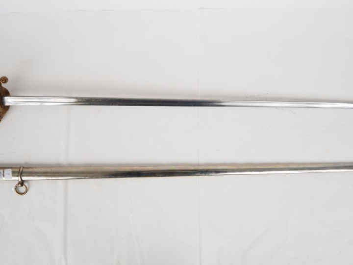 Sabre d’officier d’infanterie, modèle de fantaisie.  Poignée en corne 