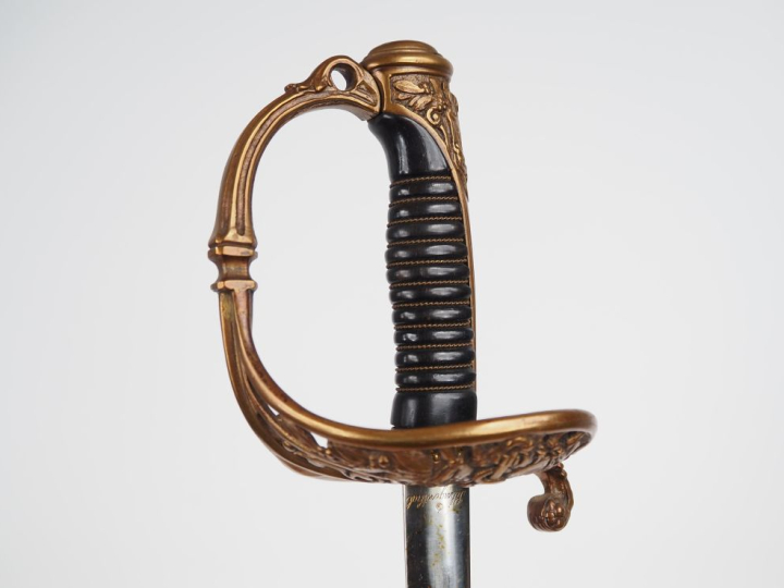 Sabre d’officier d’infanterie coloniale.  Poignée en corne avec filigr